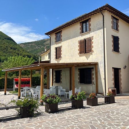 Casa Vacanze Vecchio Frantoio Residenza Leccino Сполето Екстер'єр фото