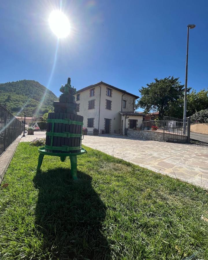 Casa Vacanze Vecchio Frantoio Residenza Leccino Сполето Екстер'єр фото